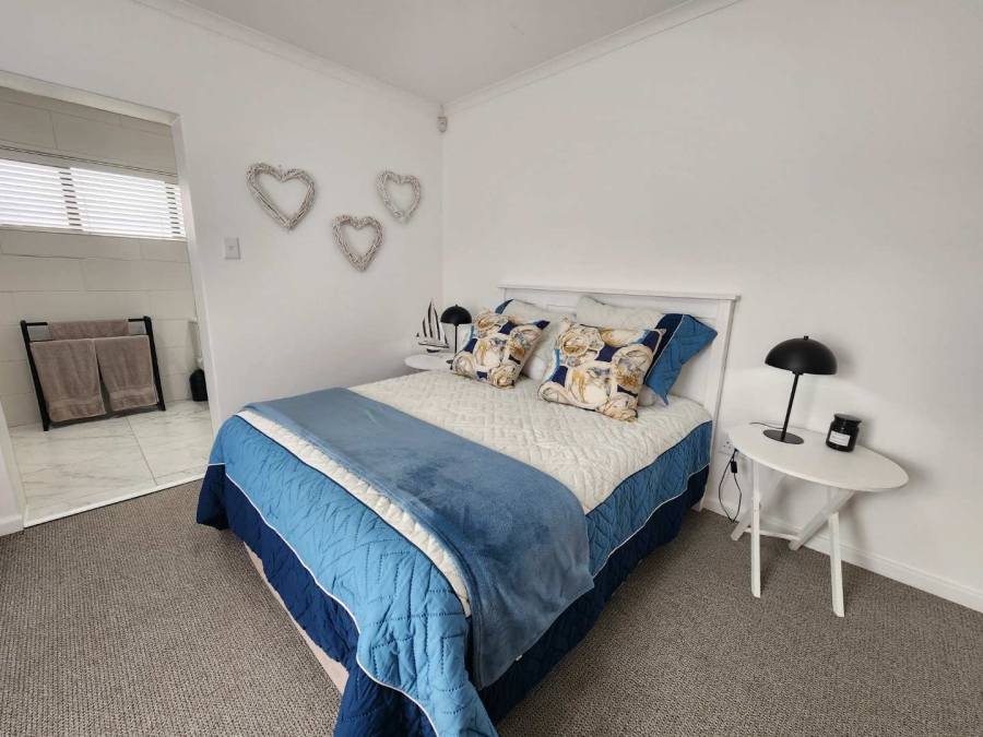 5 Bedroom Property for Sale in Fraaiuitsig Western Cape